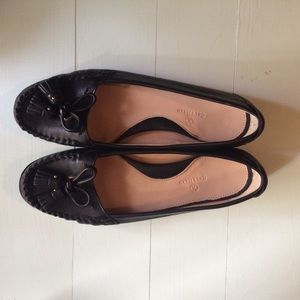 Beautiful black leather Cole Haan loafters